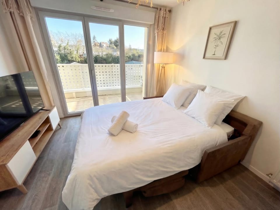 Communal lounge/ TV room, Bed, TV and multimedia, towels