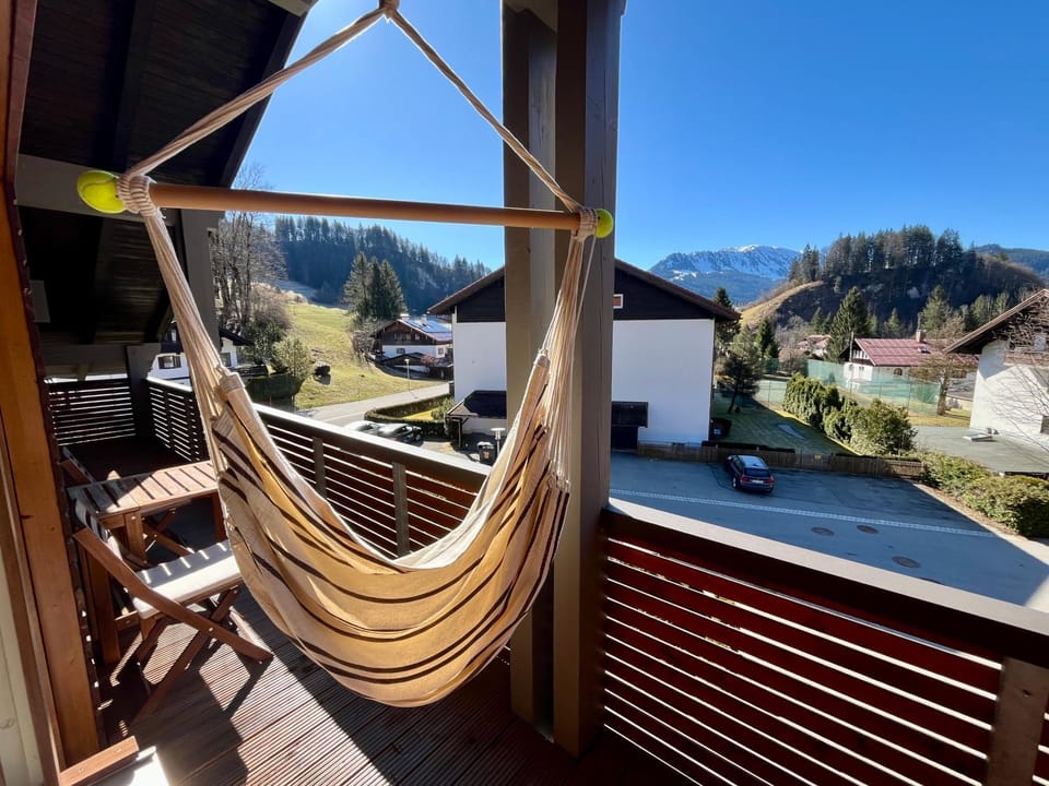 Balcony/Terrace, Mountain view