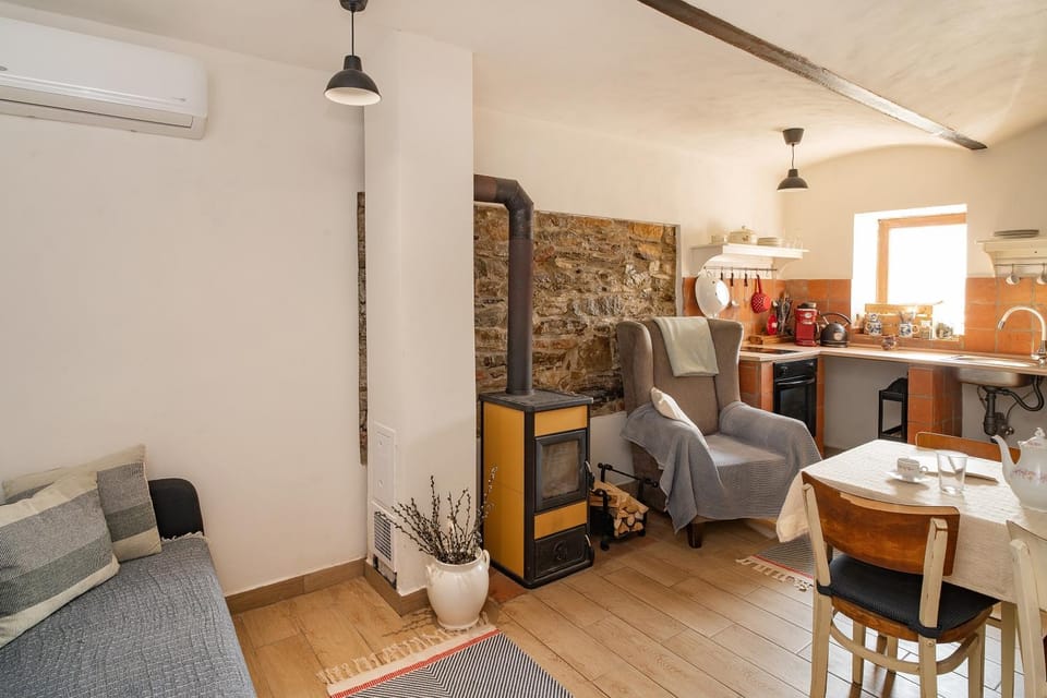 Kitchen or kitchenette, Living room, Dining area