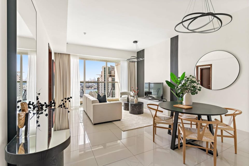 Living room, Dining area