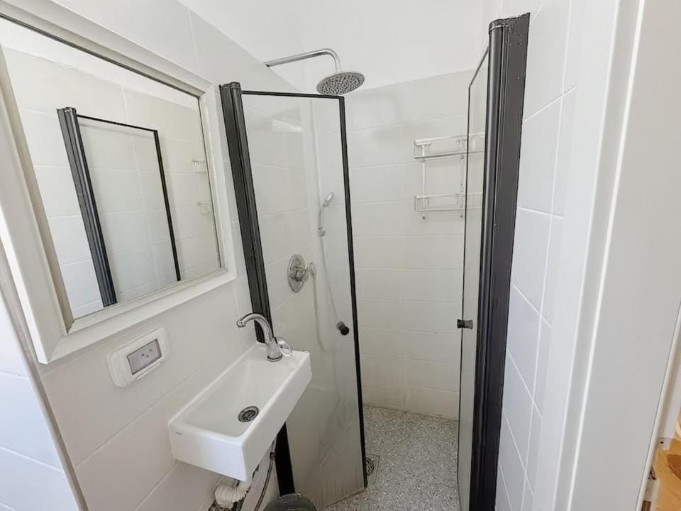 Central Location Studio - By Vacay Apartment in Tel Aviv-Yafo