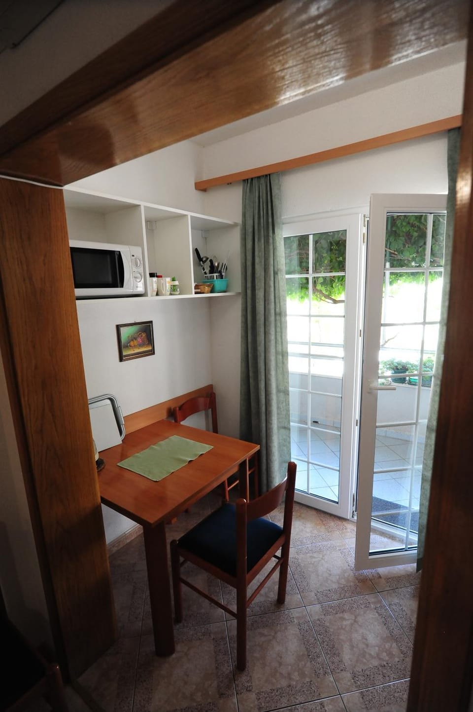 Seating area, Dining area