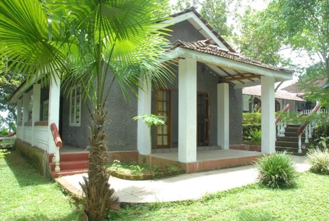 Panthiya Estate Bungalow Villa in Western Province