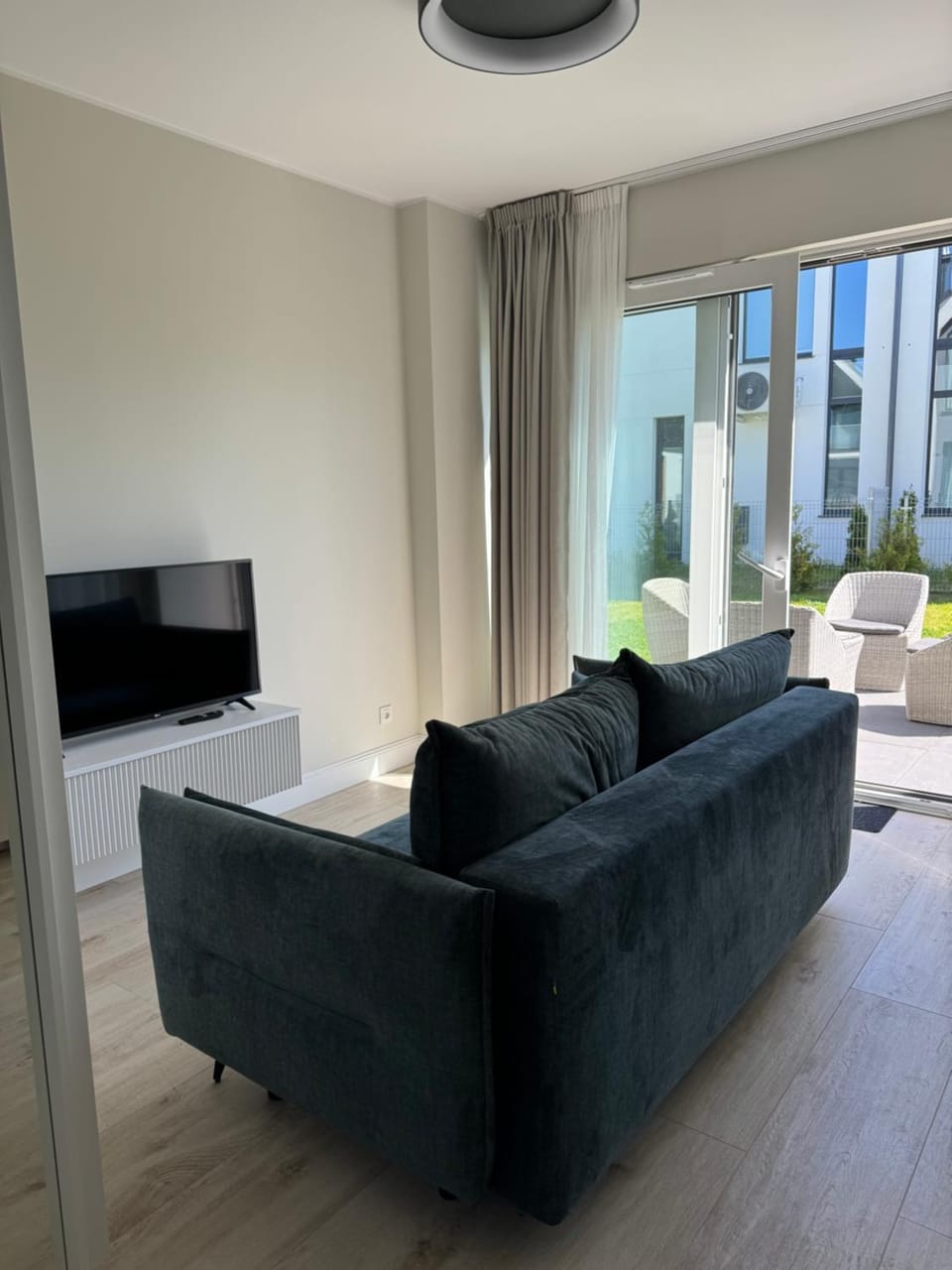 Communal lounge/ TV room, TV and multimedia, Living room, Seating area, Evening entertainment