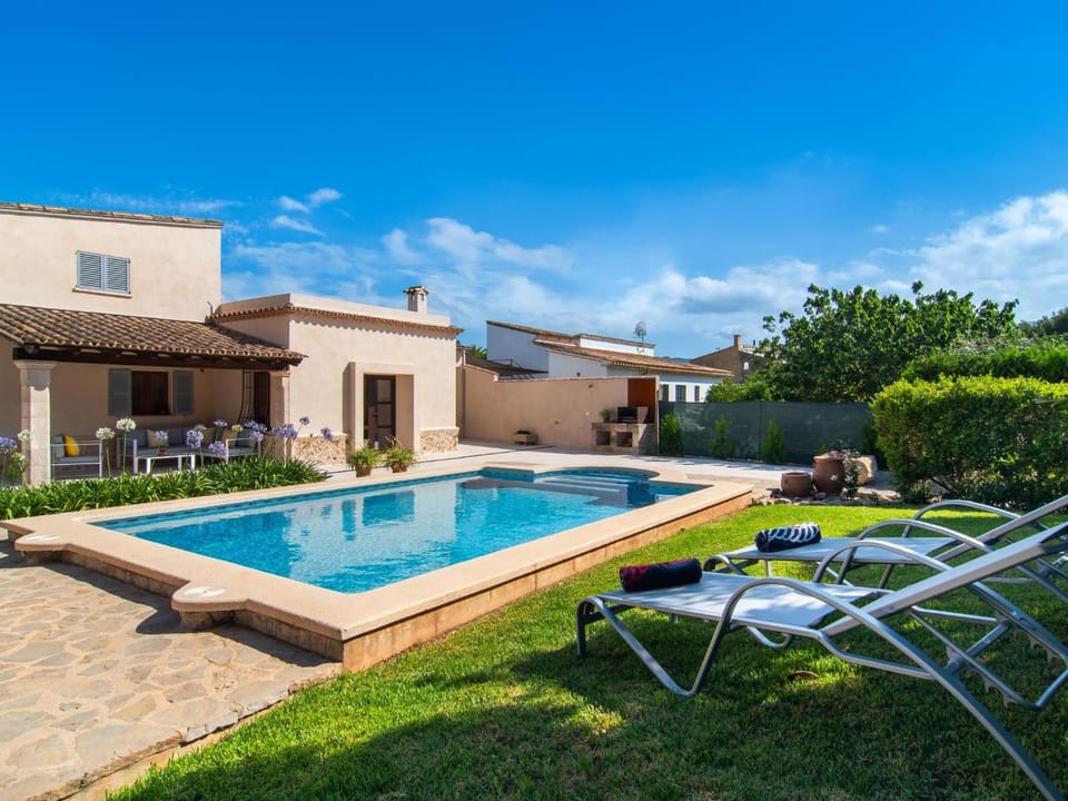 Can Volantí by SunVillas Mallorca House in Raiguer