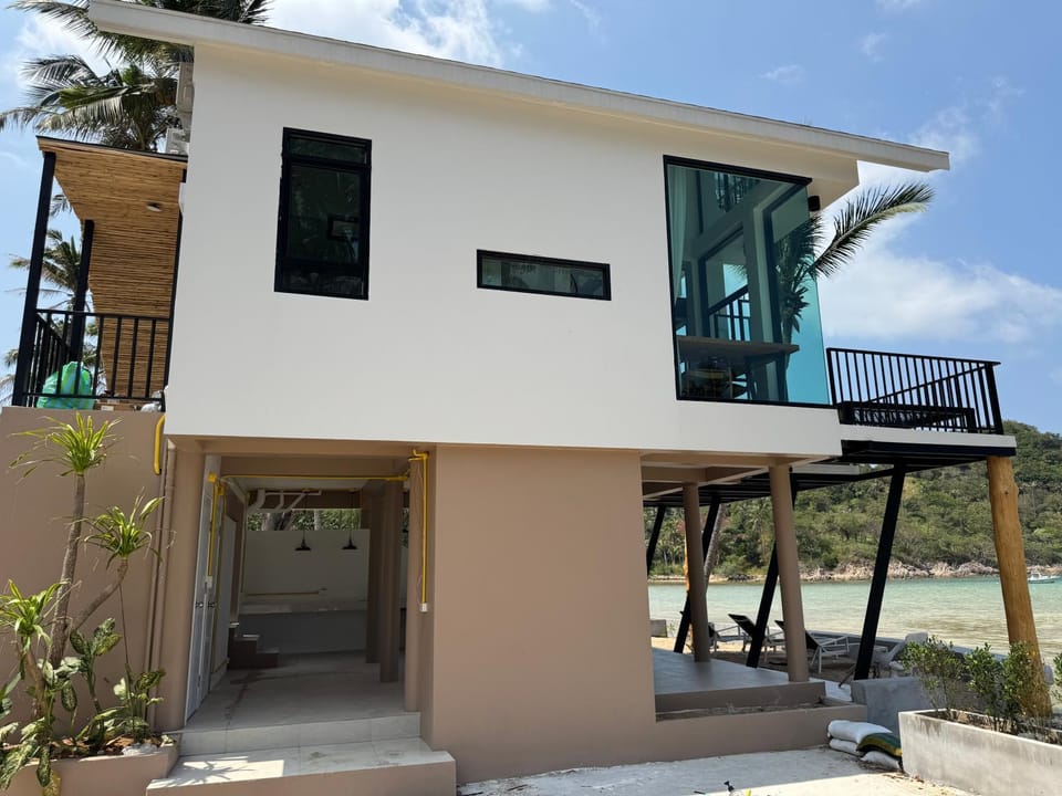 Honey moon Beach front in Chaloklum Campground/ 
RV Resort in Ko Pha-ngan Sub-district