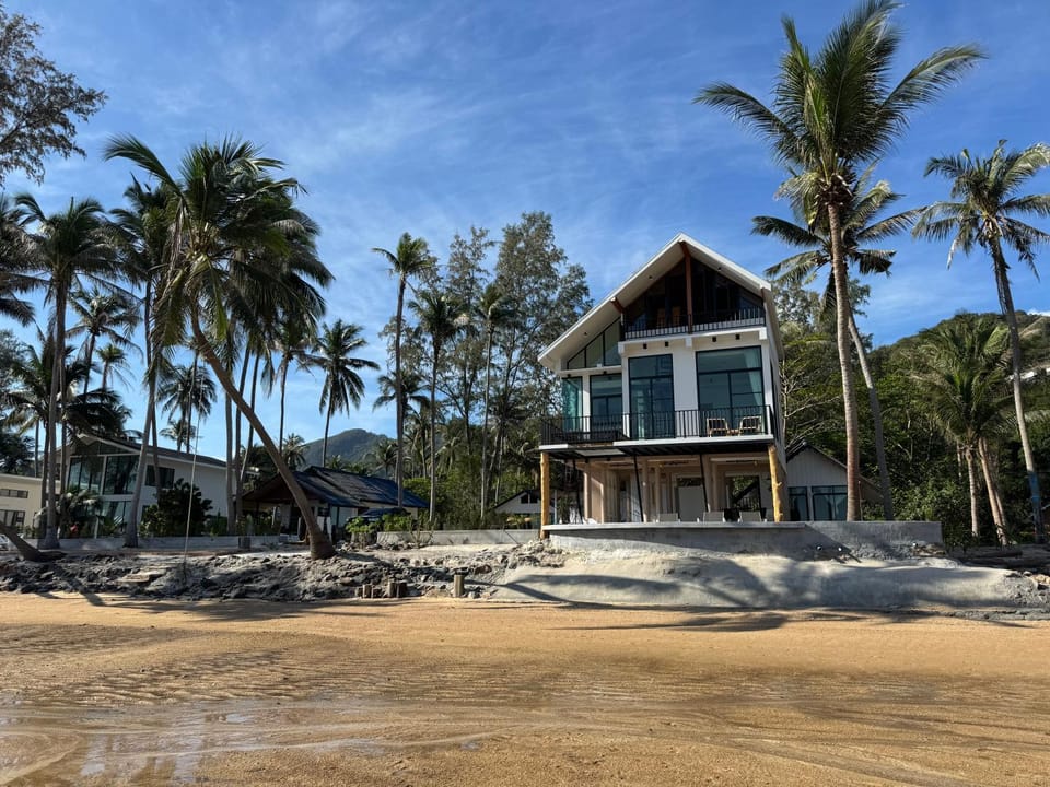 Honey moon Beach front in Chaloklum Campground/ 
RV Resort in Ko Pha-ngan Sub-district