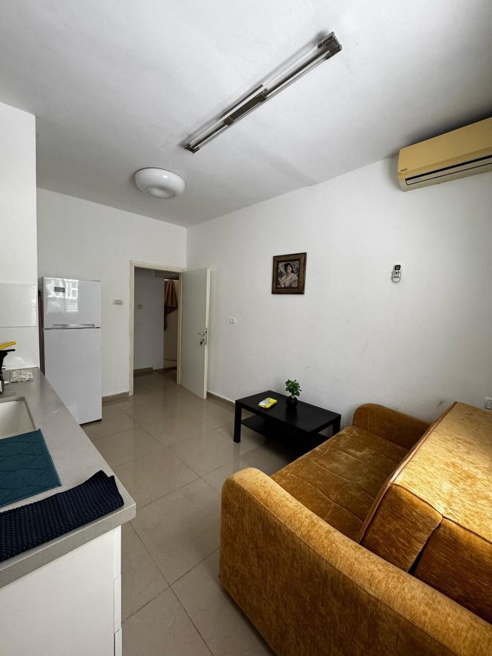 Seating area, air conditioner