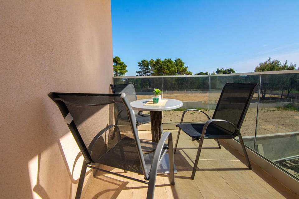 View (from property/room), Balcony/Terrace, Seating area