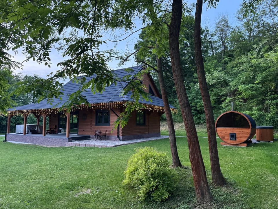 Property building, Day, Natural landscape