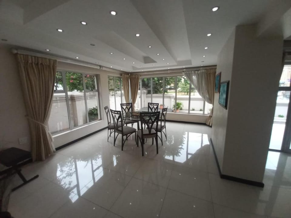 Stanger Manor Guest House Bed and Breakfast in KwaZulu-Natal