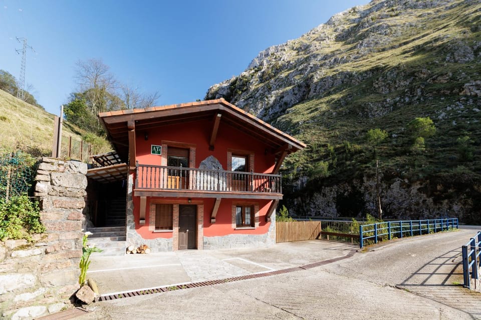 Property building, Natural landscape, Mountain view