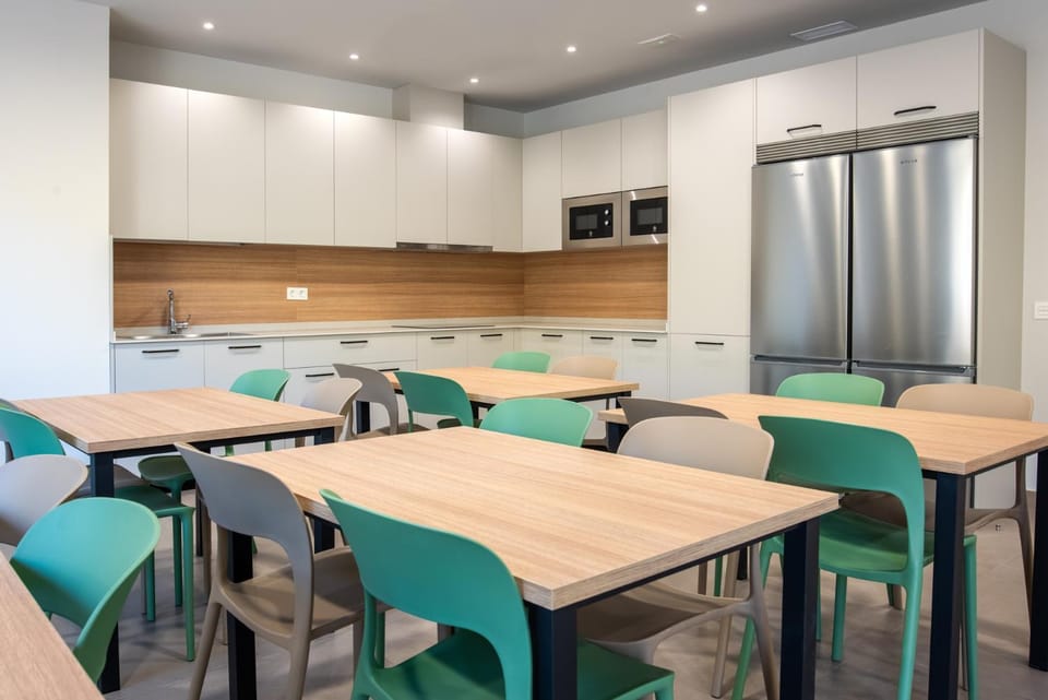 Kitchen or kitchenette, Kitchen or kitchenette