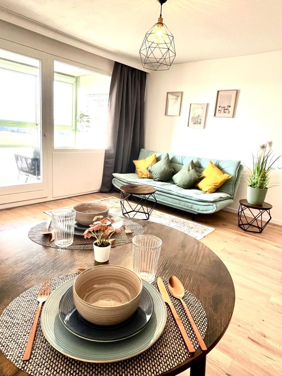 Living room, Seating area, Dining area