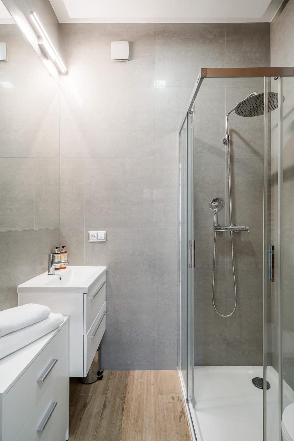 Shower, Bathroom