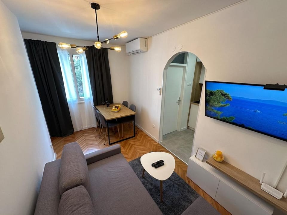 Apartman Nino Makarska-besplatan parking Apartment in Makarska