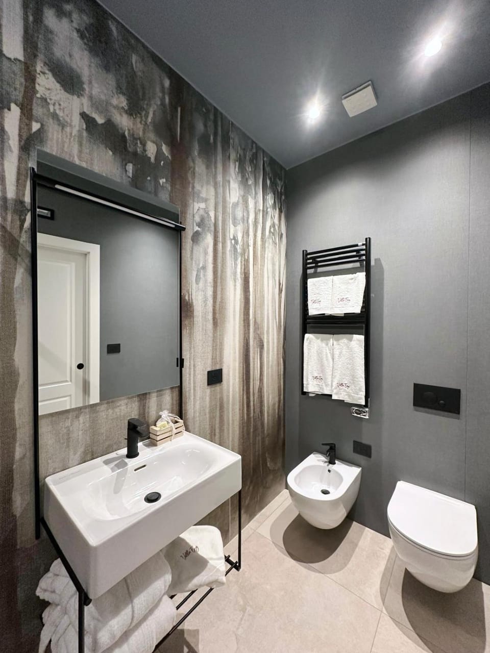 Bathroom, heating, towels