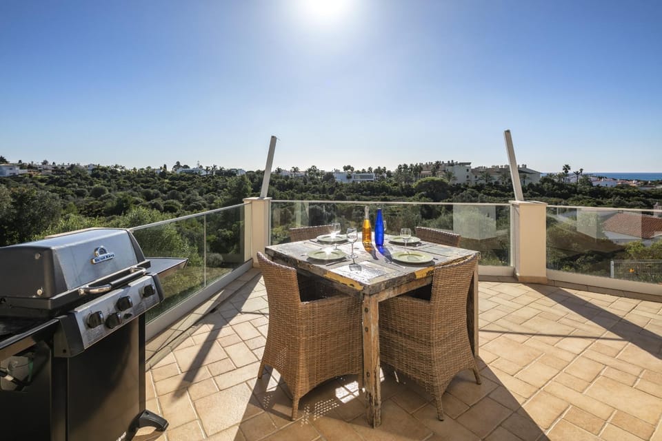 Off site, Balcony/Terrace