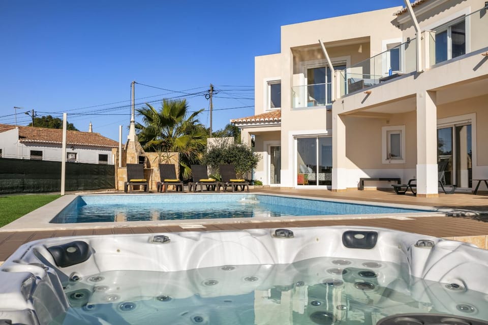 Hot Tub, Swimming pool