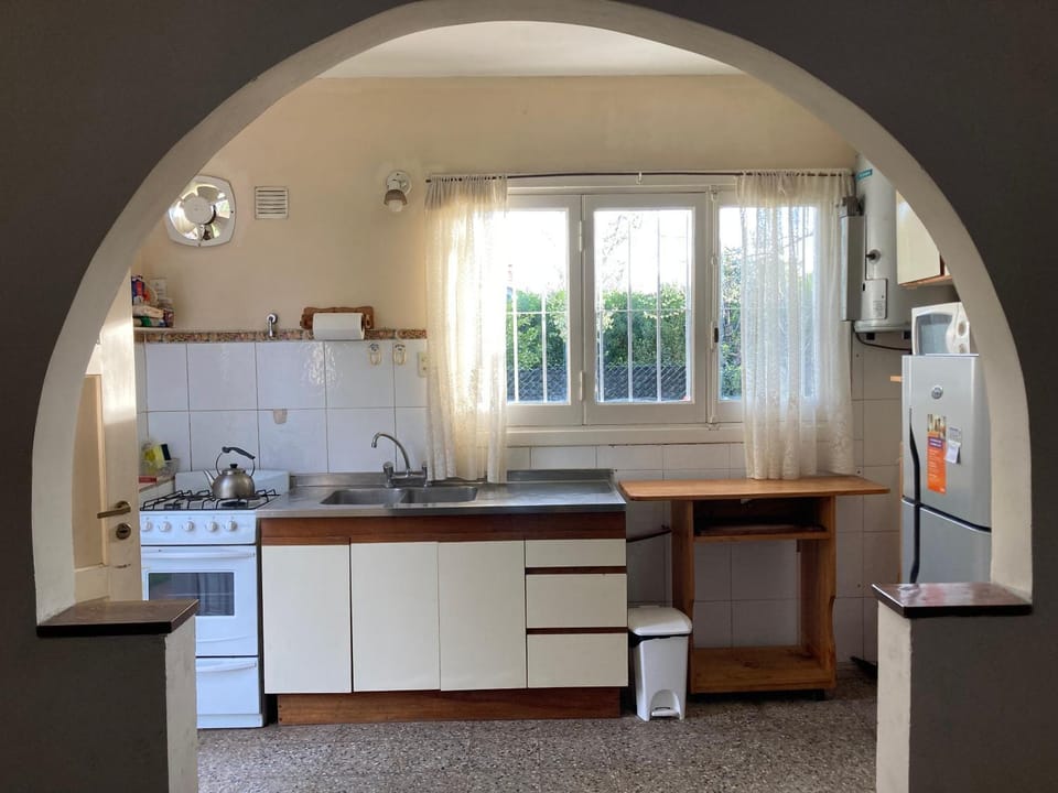 Kitchen or kitchenette, oven, pet friendly