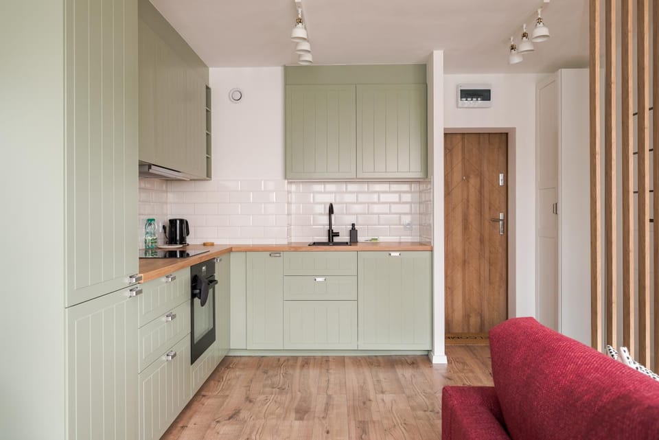 Coffee/tea facilities, Kitchen or kitchenette, oven, stove