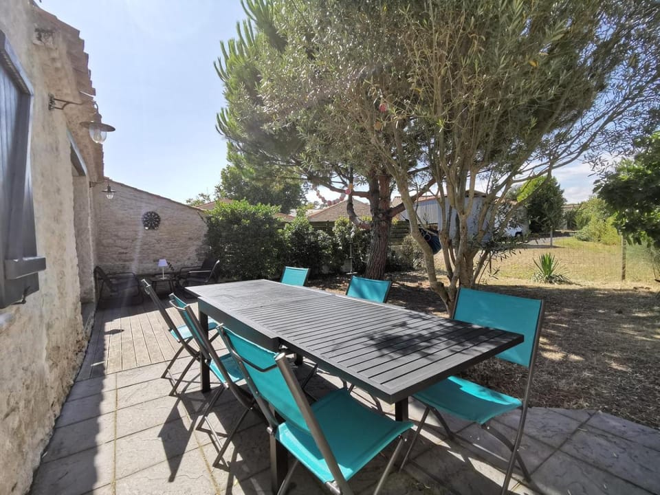 Family home near beach surf forest and marshes Bed and Breakfast in Pays de la Loire