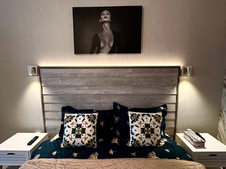Bed, Decorative detail, Bedroom
