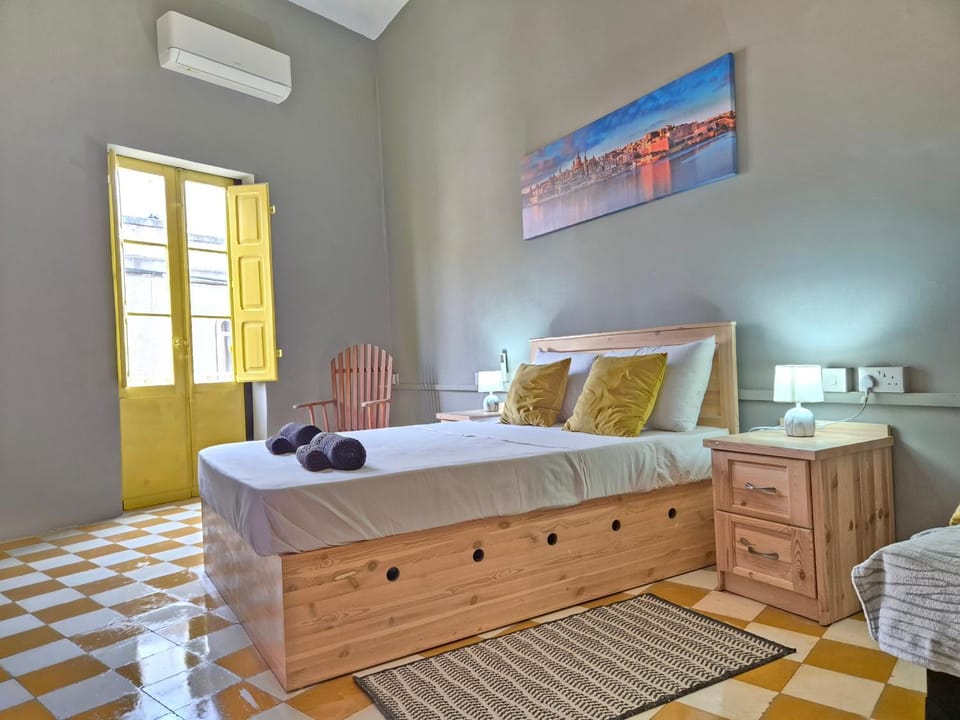 Bed, Photo of the whole room, Bedroom, towels, air conditioner