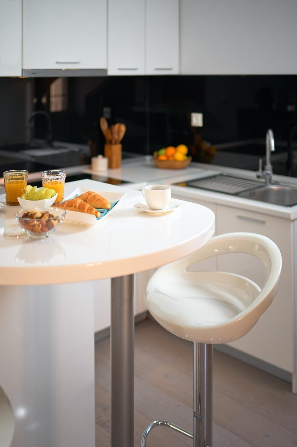 Seating area, Dining area, kitchen