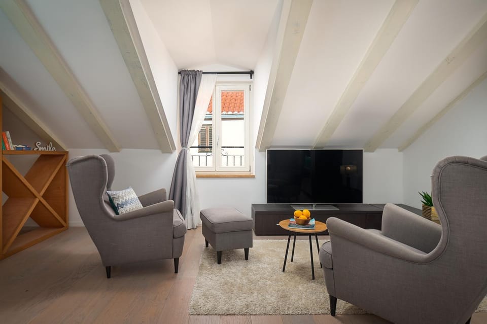 TV and multimedia, Living room, Seating area