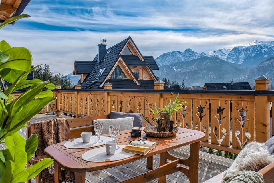 Property building, Patio, Day, View (from property/room), Balcony/Terrace, Balcony/Terrace, Seating area, Mountain view