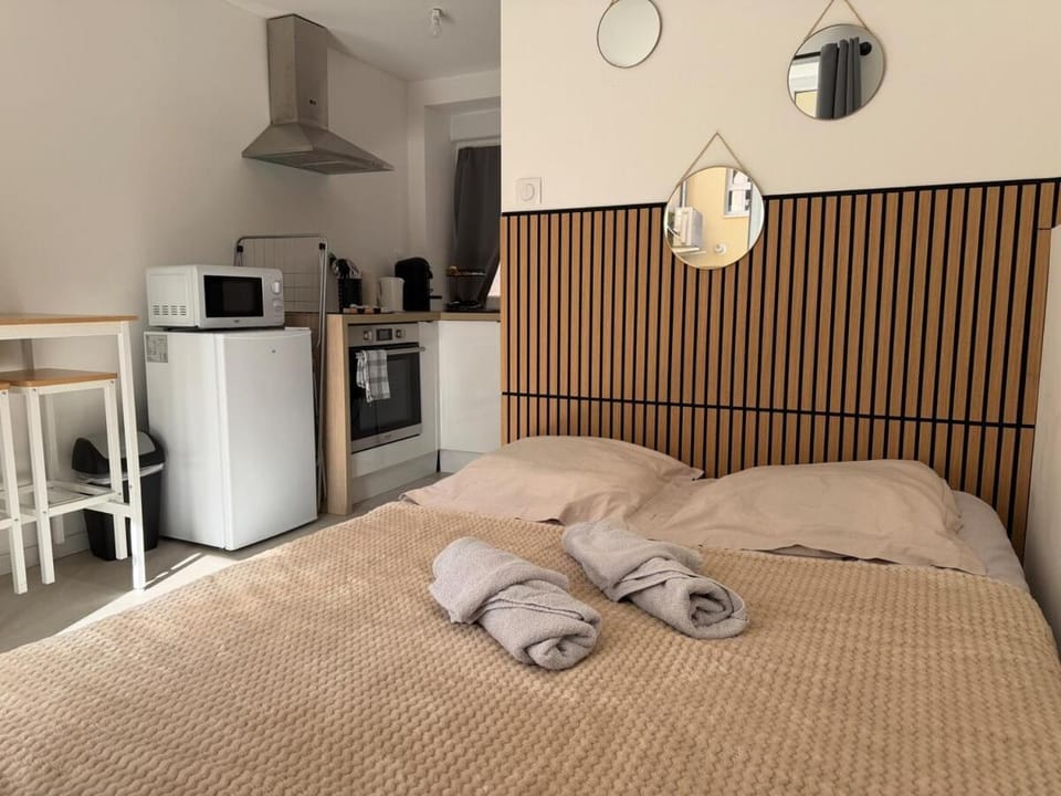 Le Comte - Studio Apartment in Bourgogne-Franche-Comté