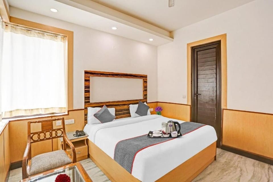 Bed, Living room, Photo of the whole room, Bedroom