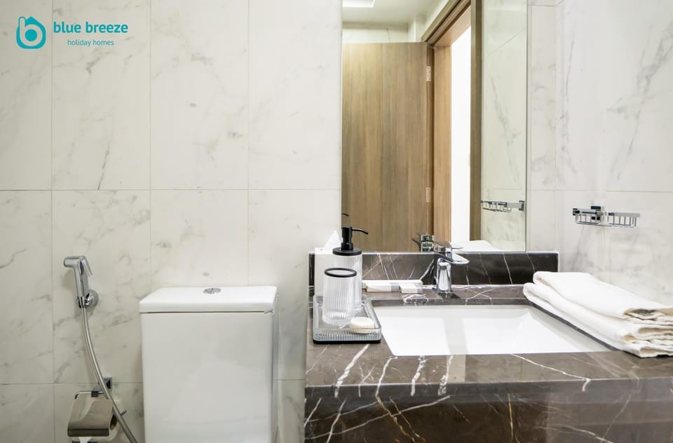 Bathroom, towels