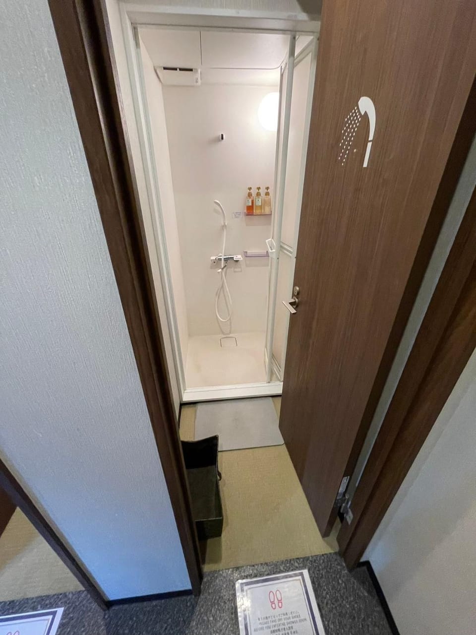 e-hostel 心斎橋 4人間 Inn in Osaka