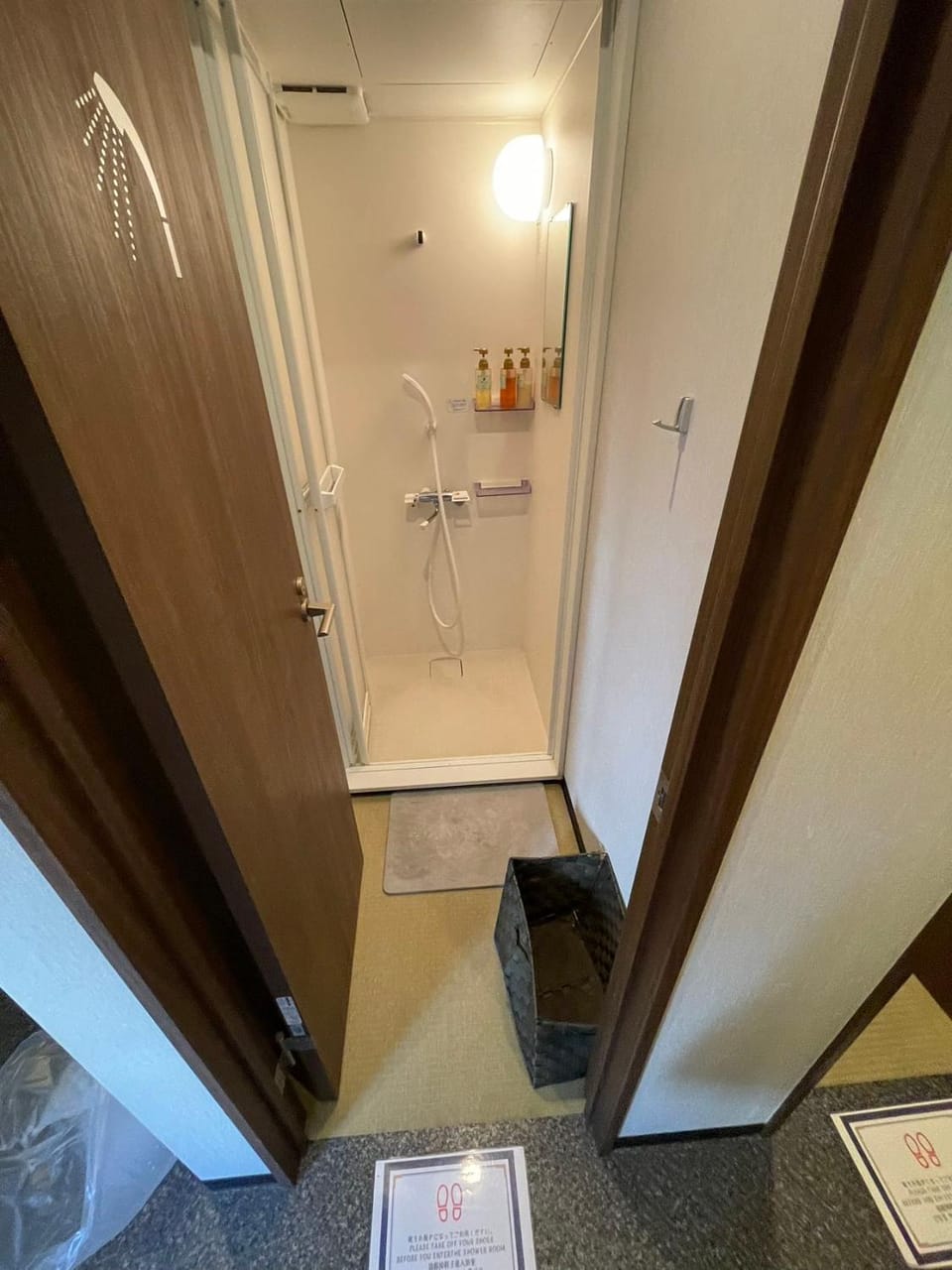 e-hostel 心斎橋 4人間 Inn in Osaka