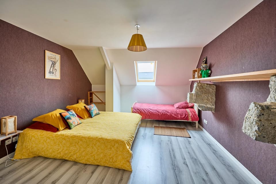 Bed, Photo of the whole room, Bedroom
