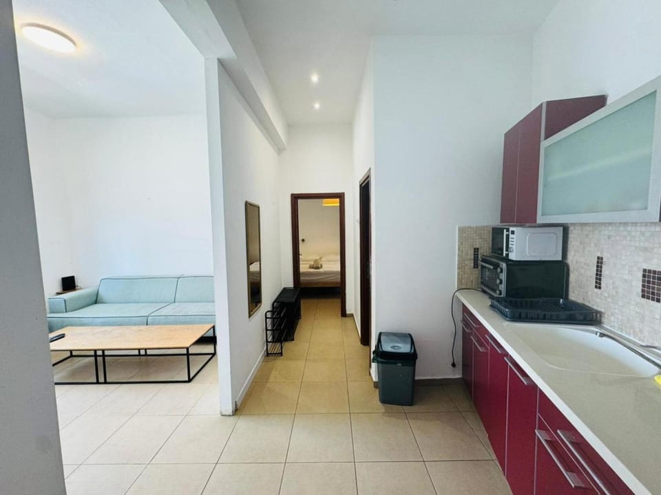 HaYarden Vibe - 1 Bedroom With Balcony By Vacay Apartment in Tel Aviv-Yafo