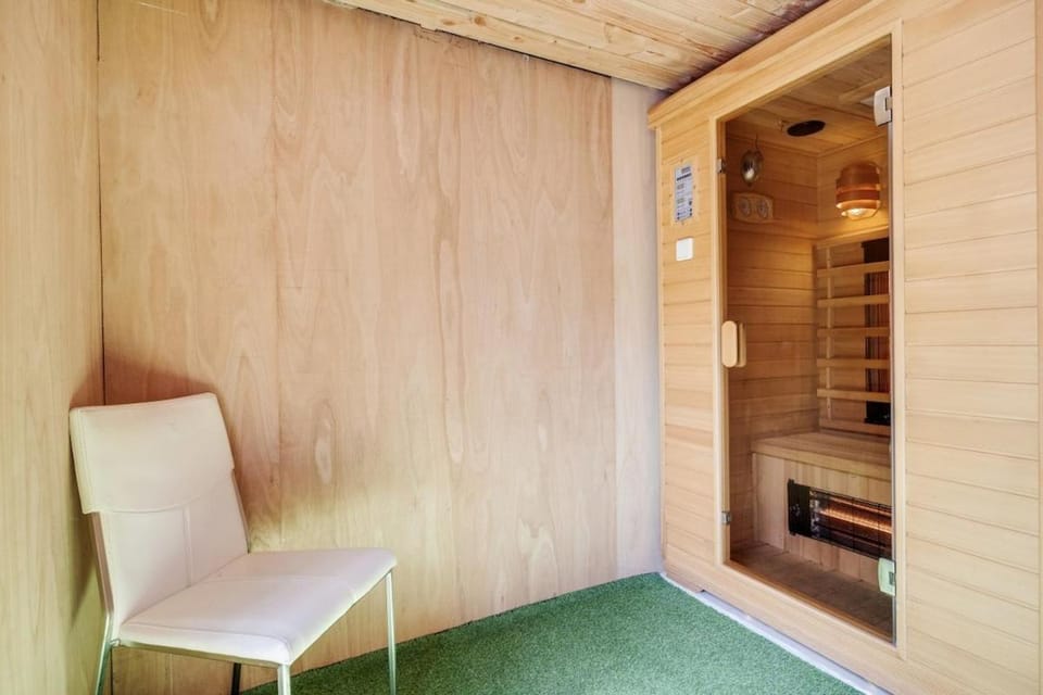 Luxe Chalet Veluwe Sauna en Hottub Chalet in Hoenderloo