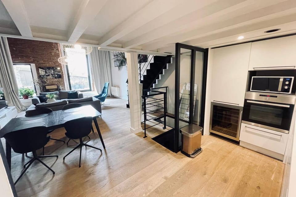 Exceptional T3 with terrace in hypercentre Apartment in Toulouse