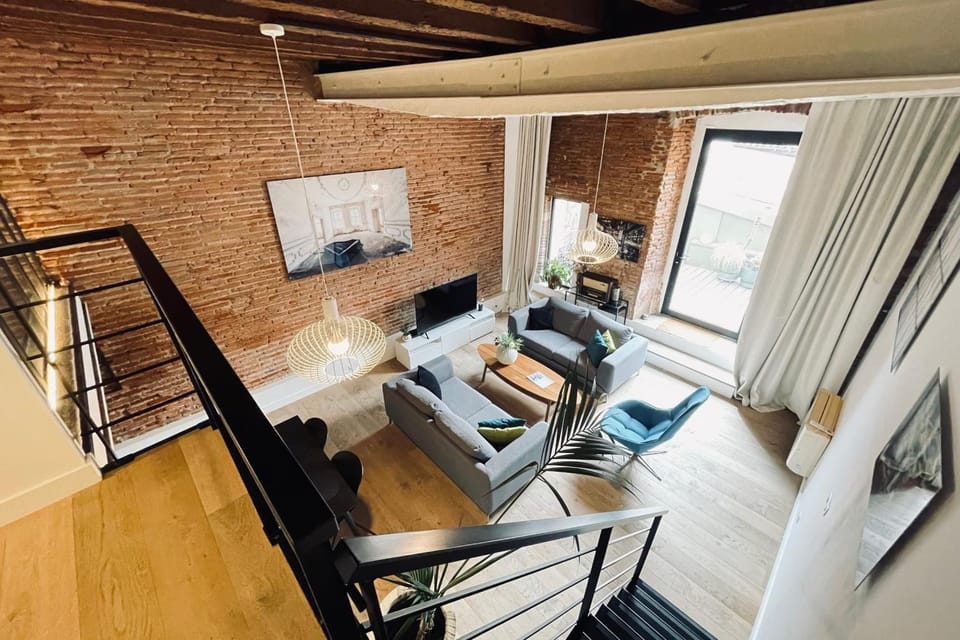 Exceptional T3 with terrace in hypercentre Apartment in Toulouse
