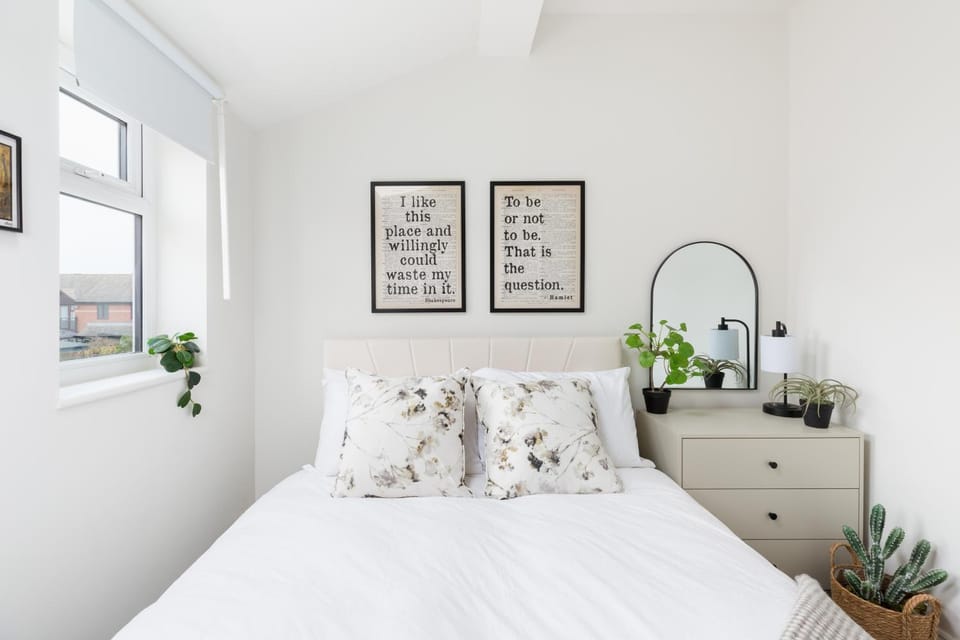 Bard's Townhouse - 2BR, Heart of Town, Parking, Sleeps 4 House in Stratford-upon-Avon
