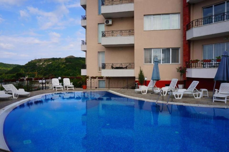 Complex Saint-George ruim appartement 2 slaapk 2 badk, open zeezicht Apartment in Kavarna