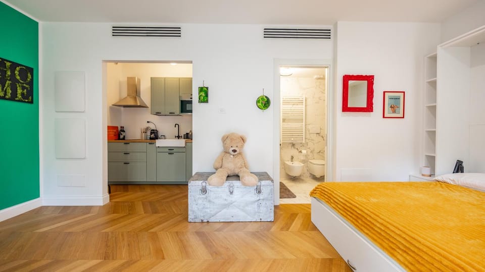 Bed, Photo of the whole room