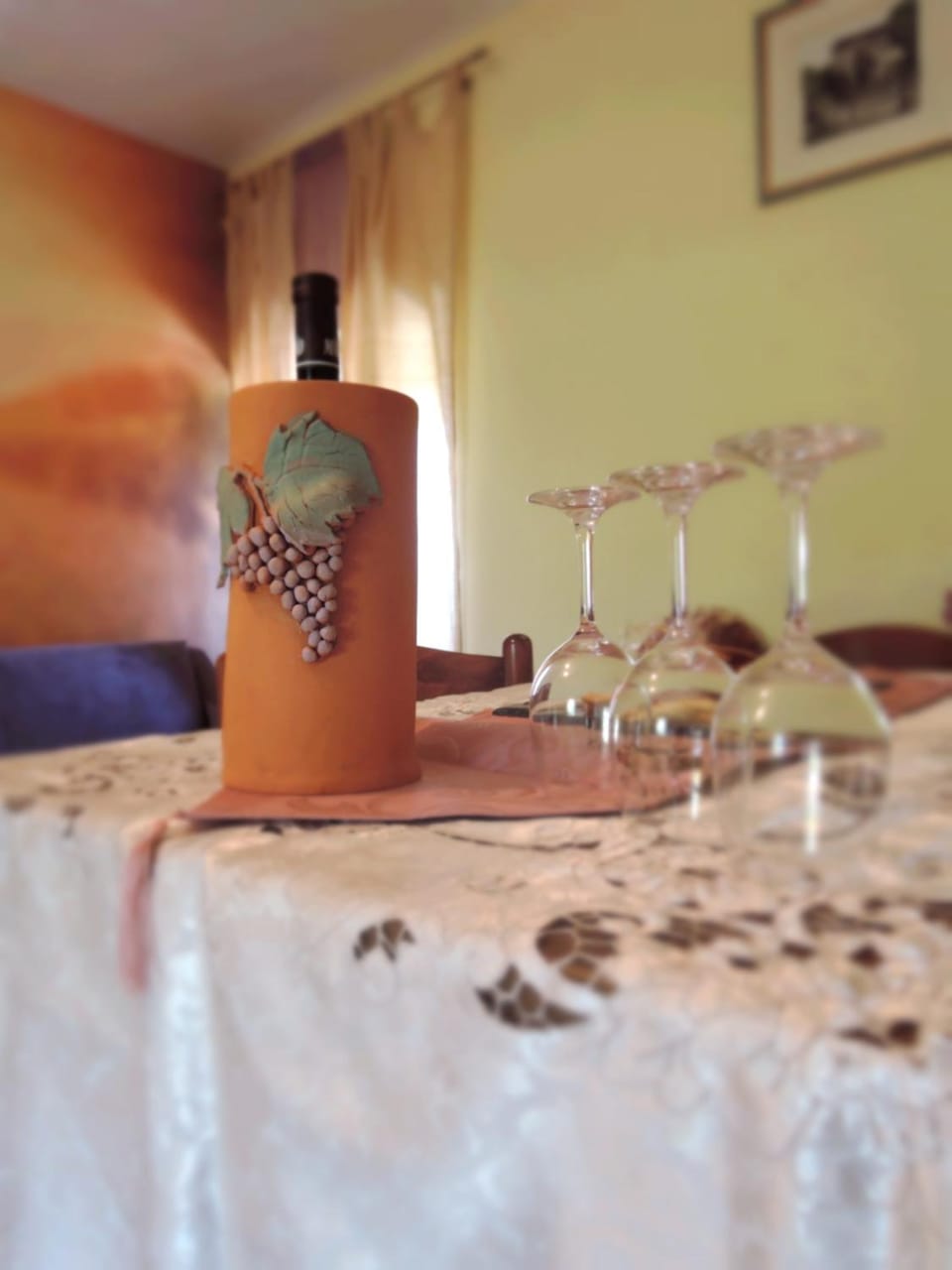 Food and drinks, Decorative detail, Dining area, Drinks