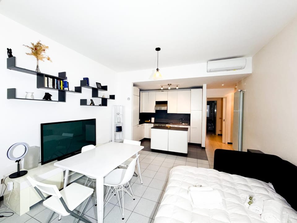 Communal lounge/ TV room, TV and multimedia, Kitchen or kitchenette, Living room, Seating area, Dining area, Evening entertainment, minibar