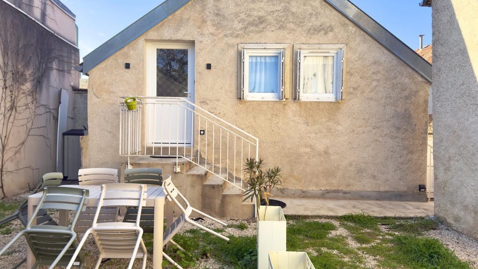 Property building, Garden