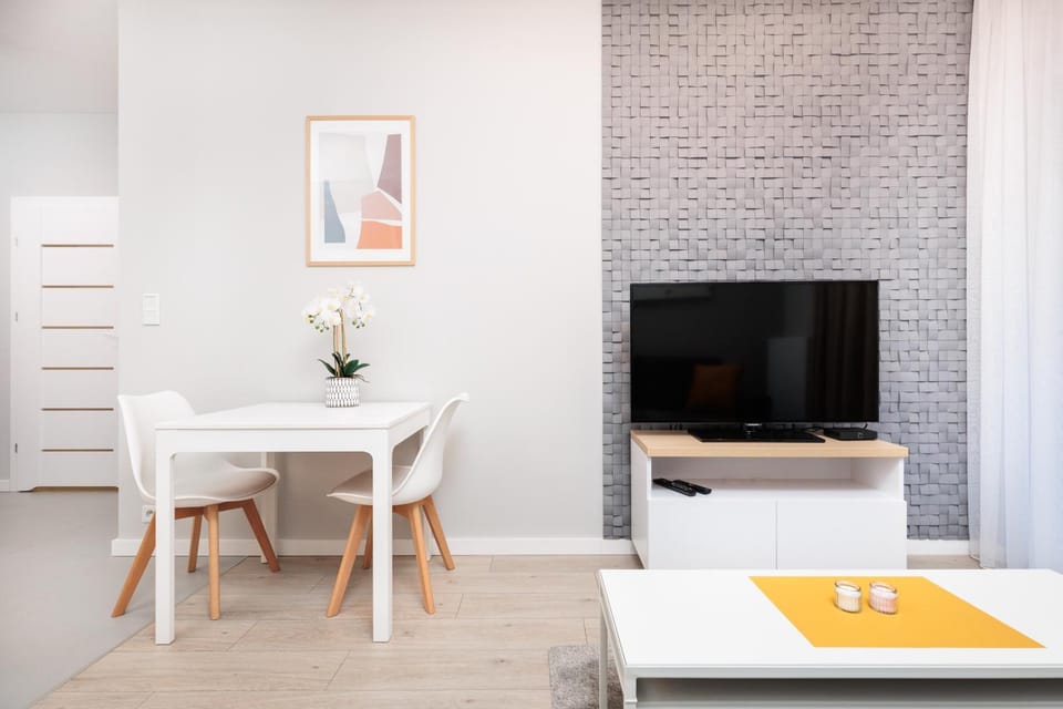 TV and multimedia, Dining area