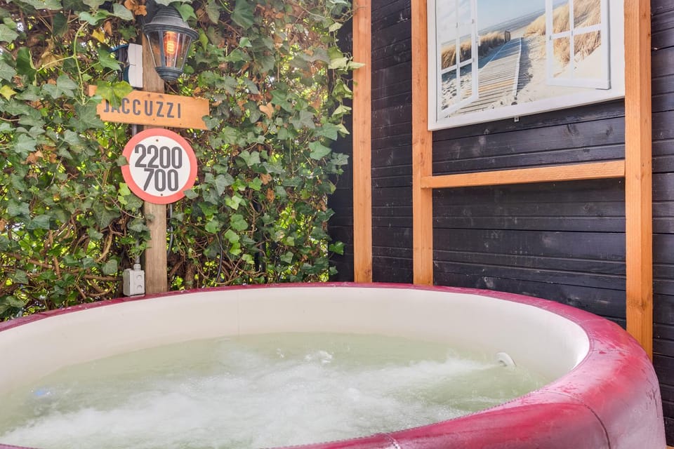 Wellness apartment Apeldoorn with Sauna and Jacuzzi Apartment in Overijssel (province)
