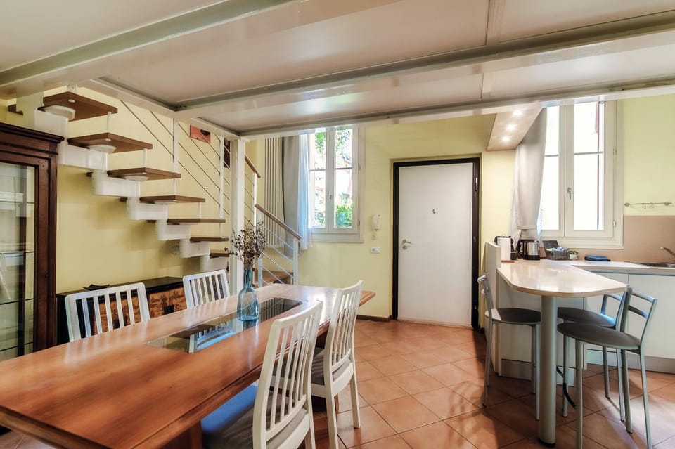Borgovico 42 by Quokka 360 - Close To Como Train Station Apartment in Como
